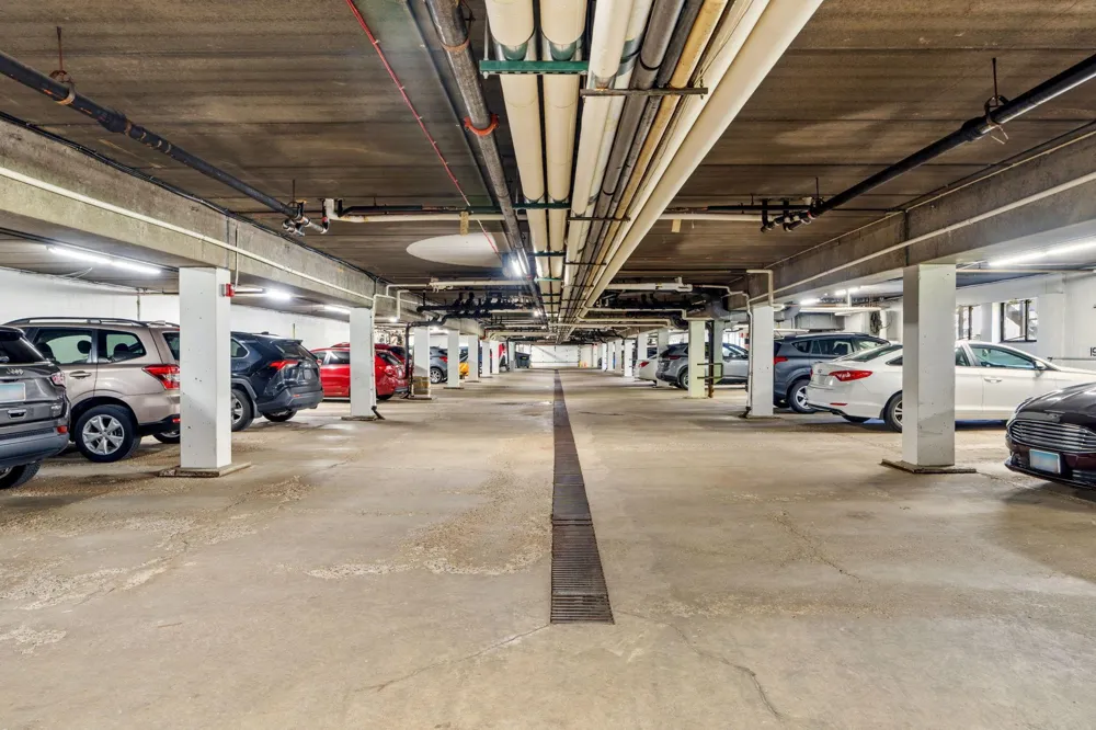 4120 Parklawn Avenue #220 Edina, MN 55435