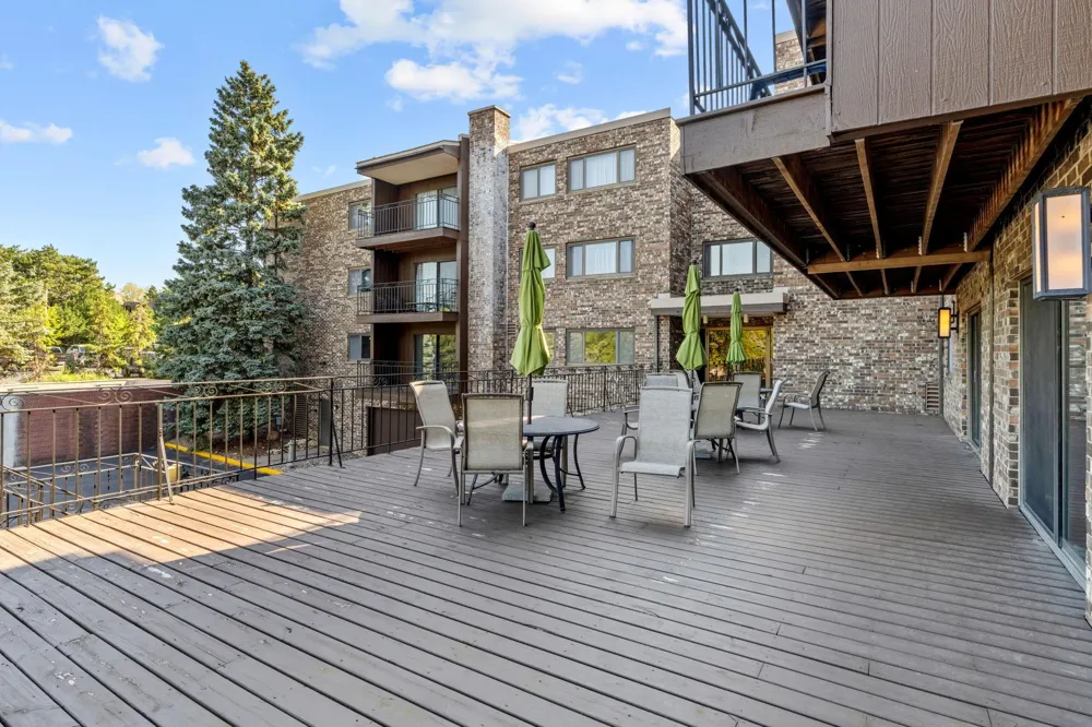 4120 Parklawn Avenue #220 Edina, MN 55435