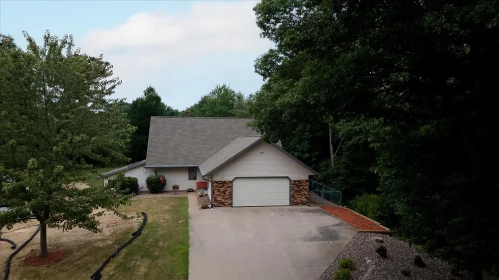 2707 Cherry Blossom Lane Menomonie, WI 54751