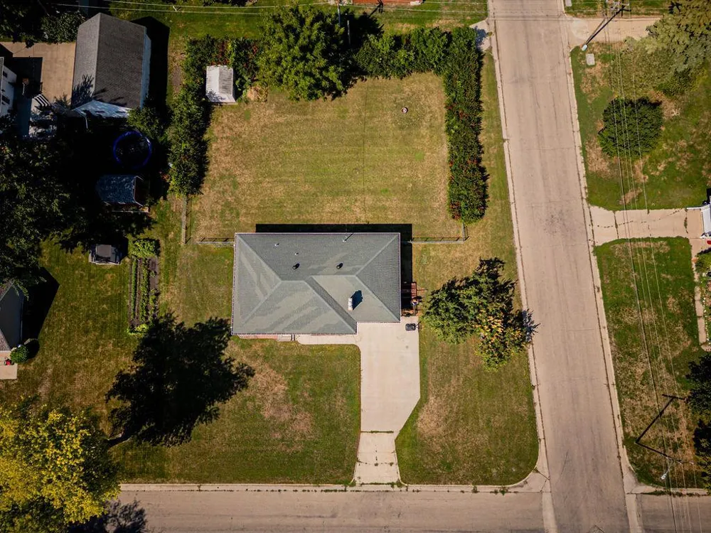 142 10th Avenue Casselton, ND 58012