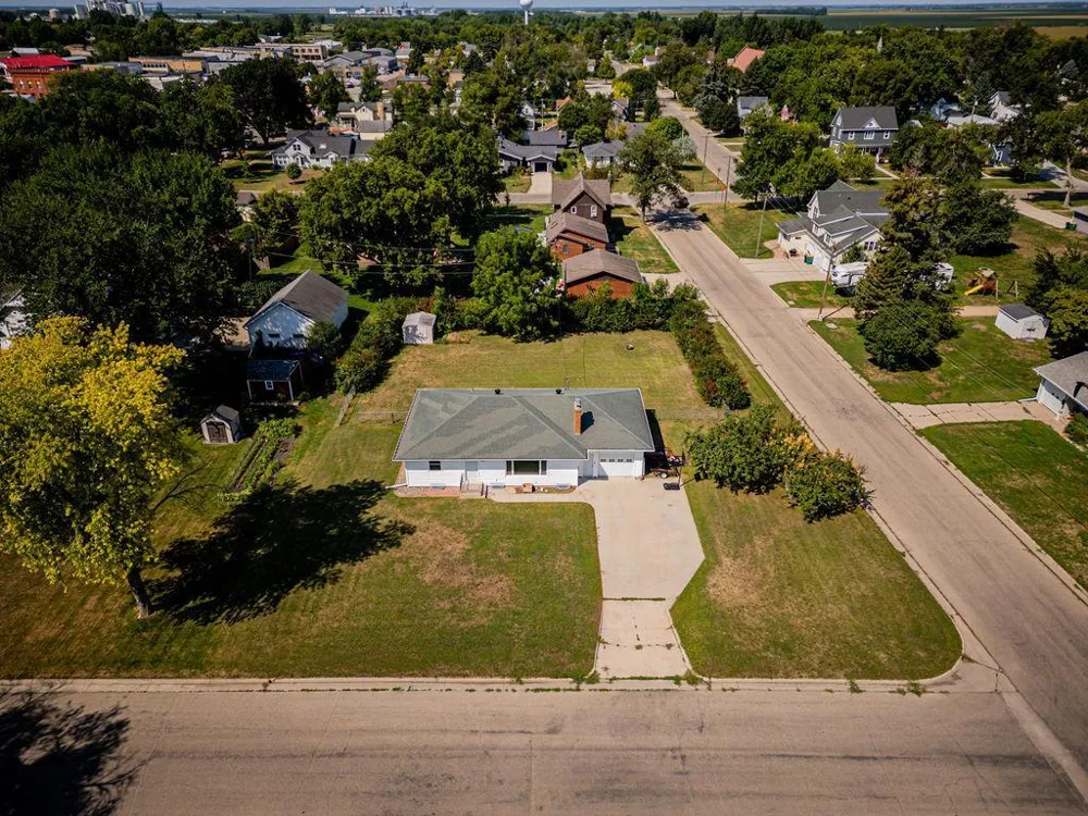 142 10th Avenue Casselton, ND 58012
