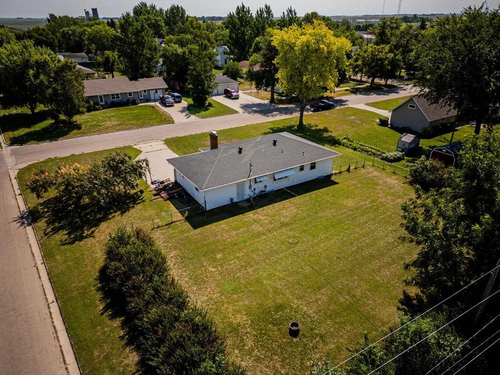 142 10th Avenue Casselton, ND 58012