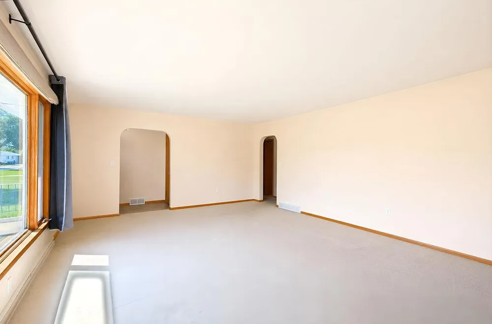 142 10th Avenue Casselton, ND 58012
