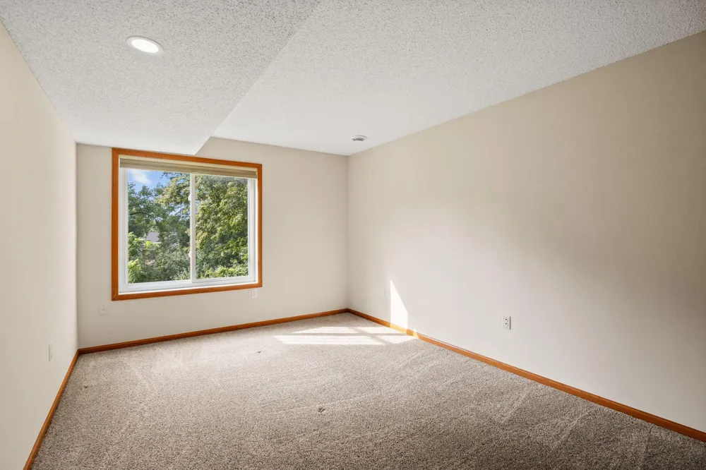 18655 Kalmar Trail Lakeville, MN 55044