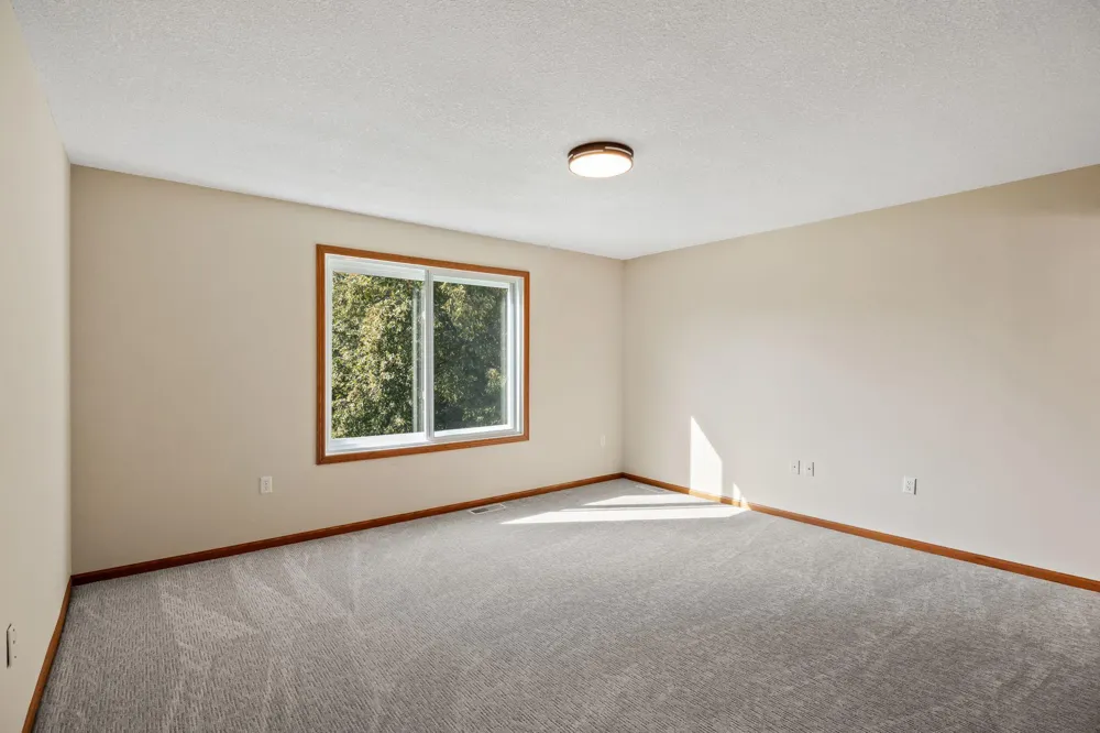 18655 Kalmar Trail Lakeville, MN 55044
