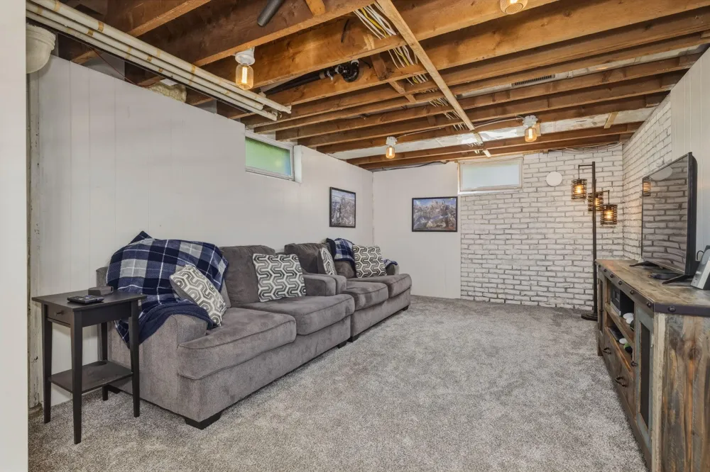 1943 Racine Avenue S Lakeland, MN 55043