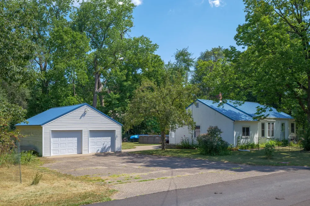 1943 Racine Avenue S Lakeland, MN 55043