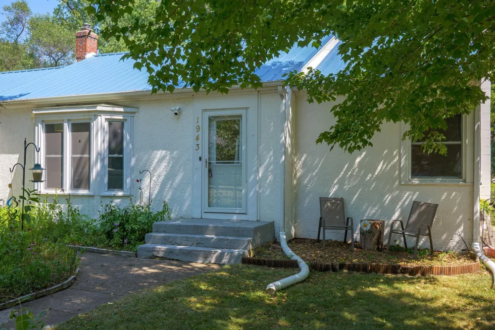 1943 Racine Avenue S Lakeland, MN 55043