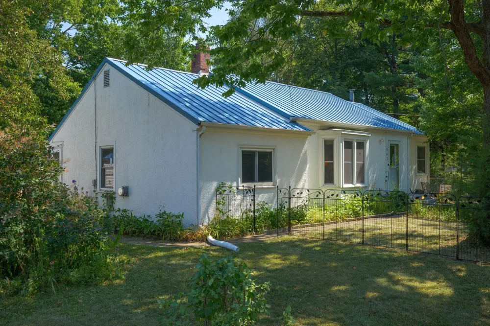 1943 Racine Avenue S Lakeland, MN 55043