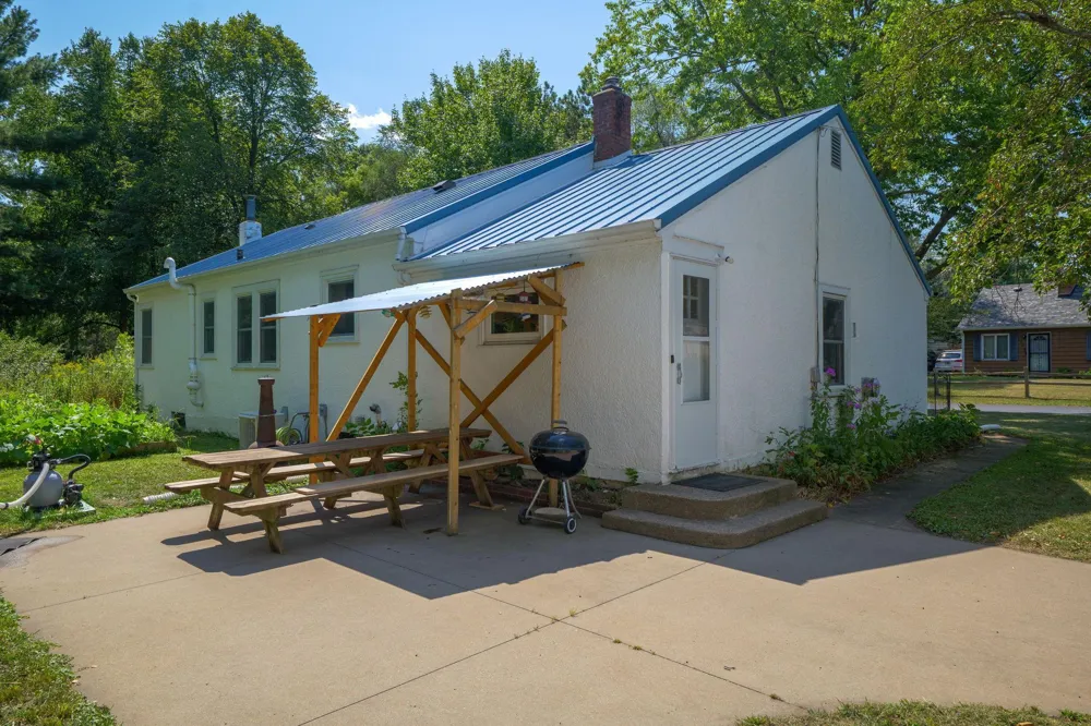 1943 Racine Avenue S Lakeland, MN 55043