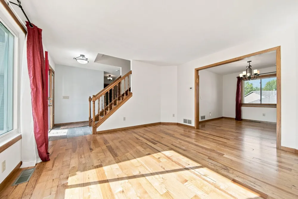 2610 Hydram Avenue Oakdale, MN 55128