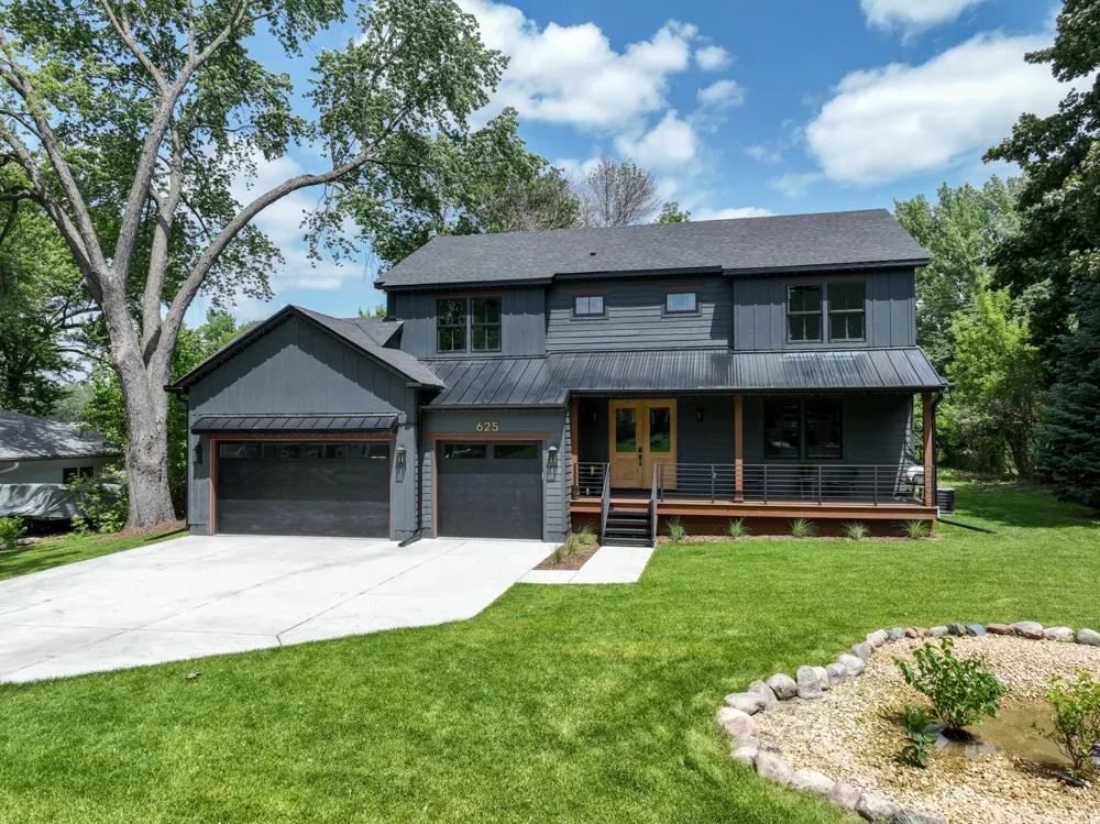 625 Ivy Falls Avenue Mendota Heights, MN 55118