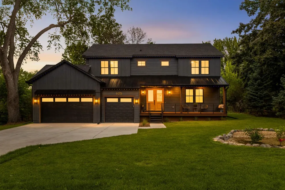 625 Ivy Falls Avenue Mendota Heights, MN 55118