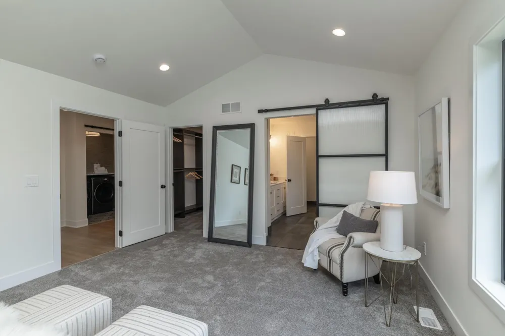 625 Ivy Falls Avenue Mendota Heights, MN 55118