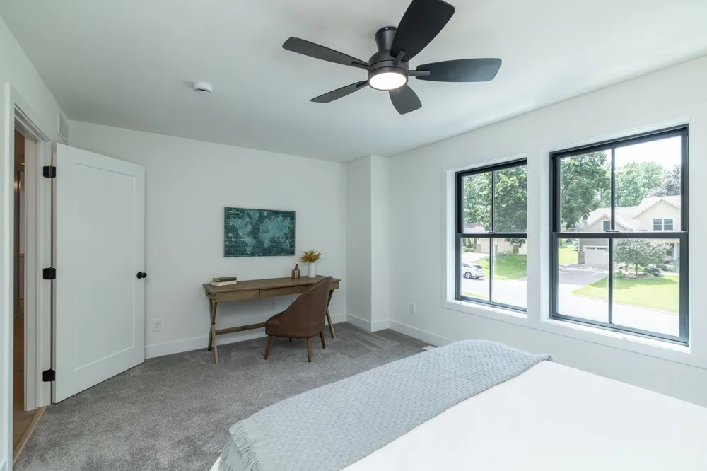 625 Ivy Falls Avenue Mendota Heights, MN 55118