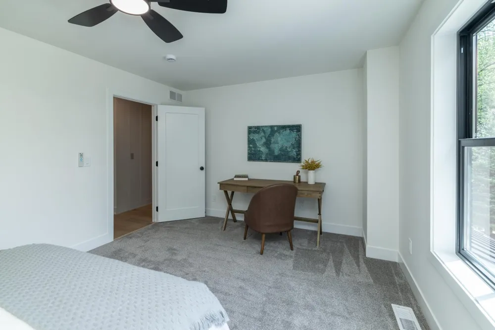 625 Ivy Falls Avenue Mendota Heights, MN 55118
