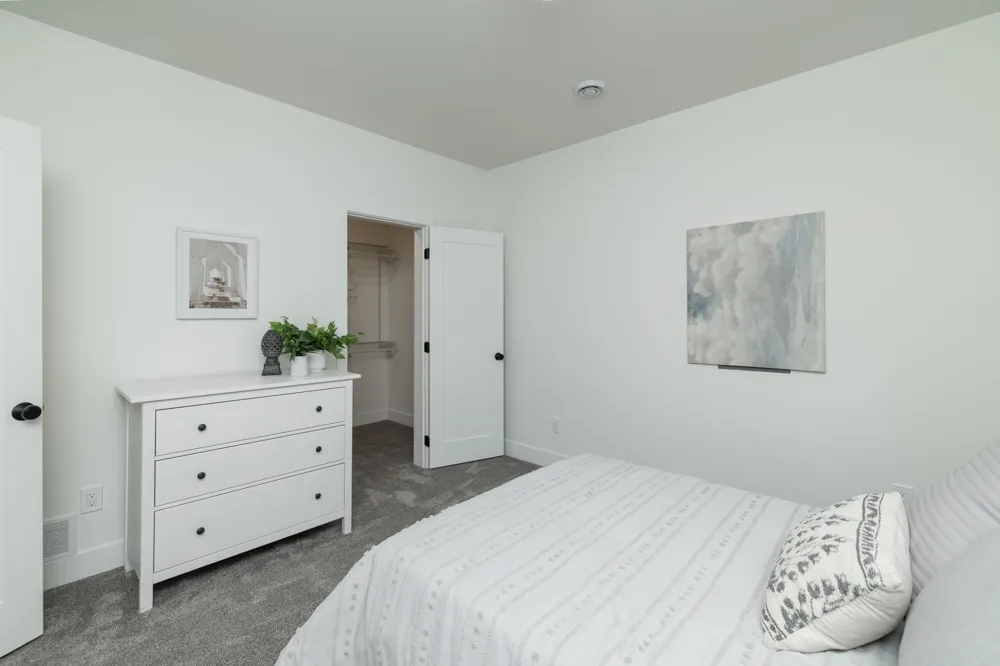 625 Ivy Falls Avenue Mendota Heights, MN 55118