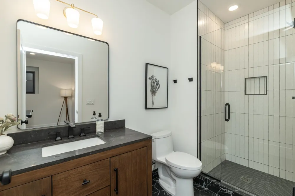 625 Ivy Falls Avenue Mendota Heights, MN 55118