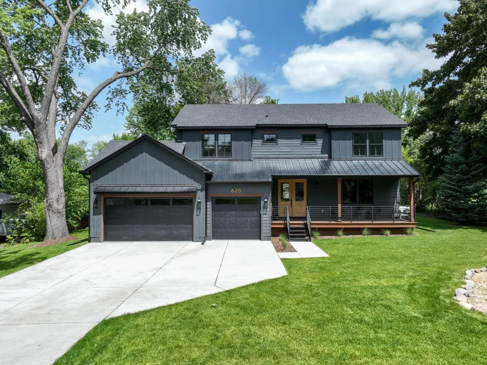 625 Ivy Falls Avenue Mendota Heights, MN 55118