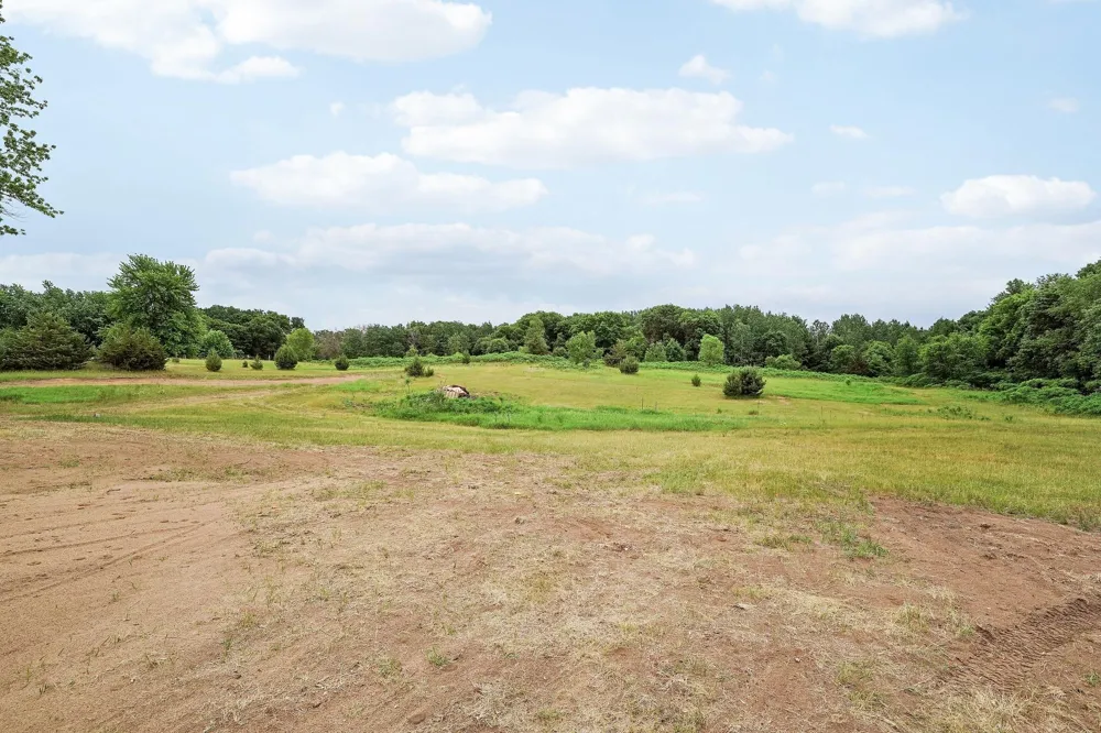 11349 276th Avenue NW Zimmerman, MN 55398