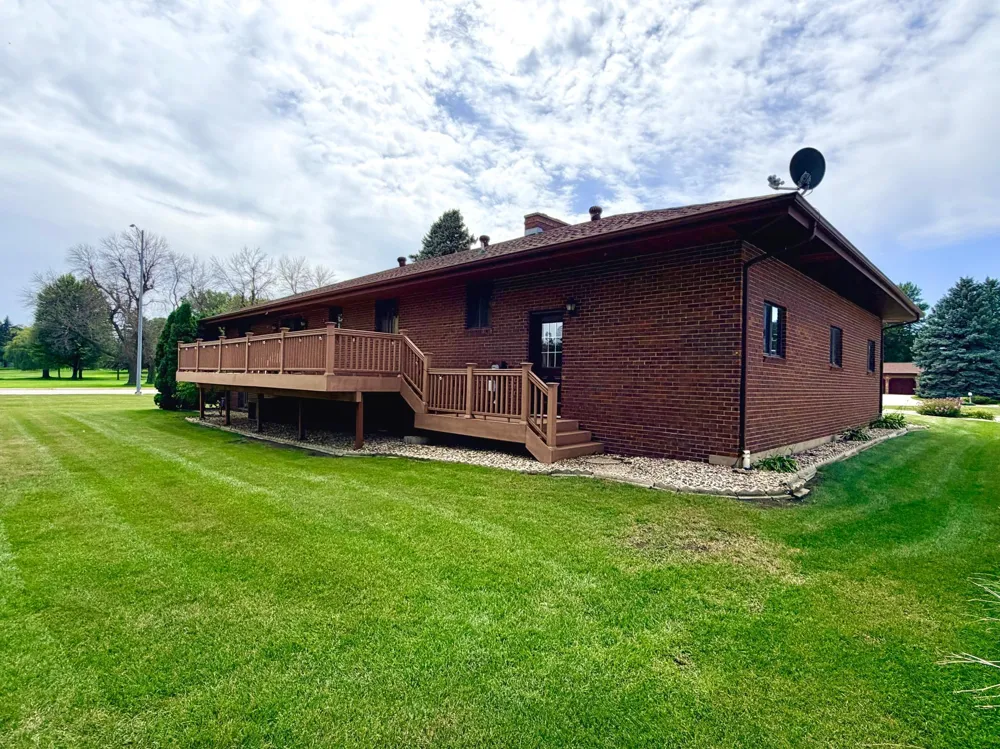 1604 Birchwood Place Worthington, MN 56187