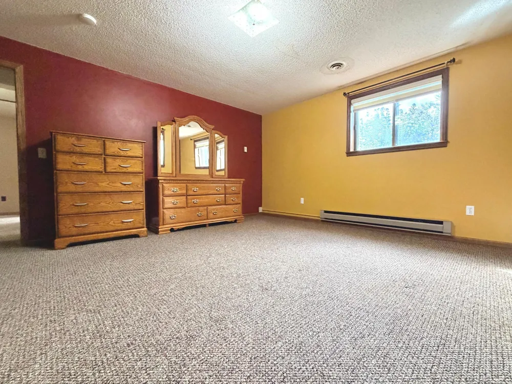 1604 Birchwood Place Worthington, MN 56187