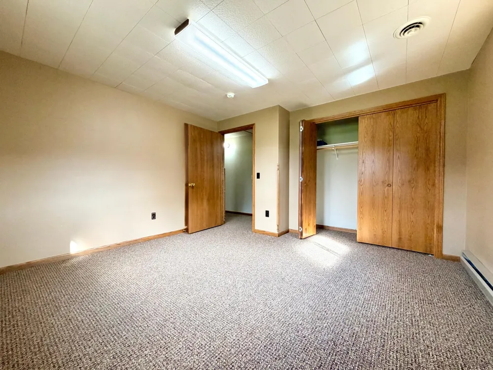 1604 Birchwood Place Worthington, MN 56187