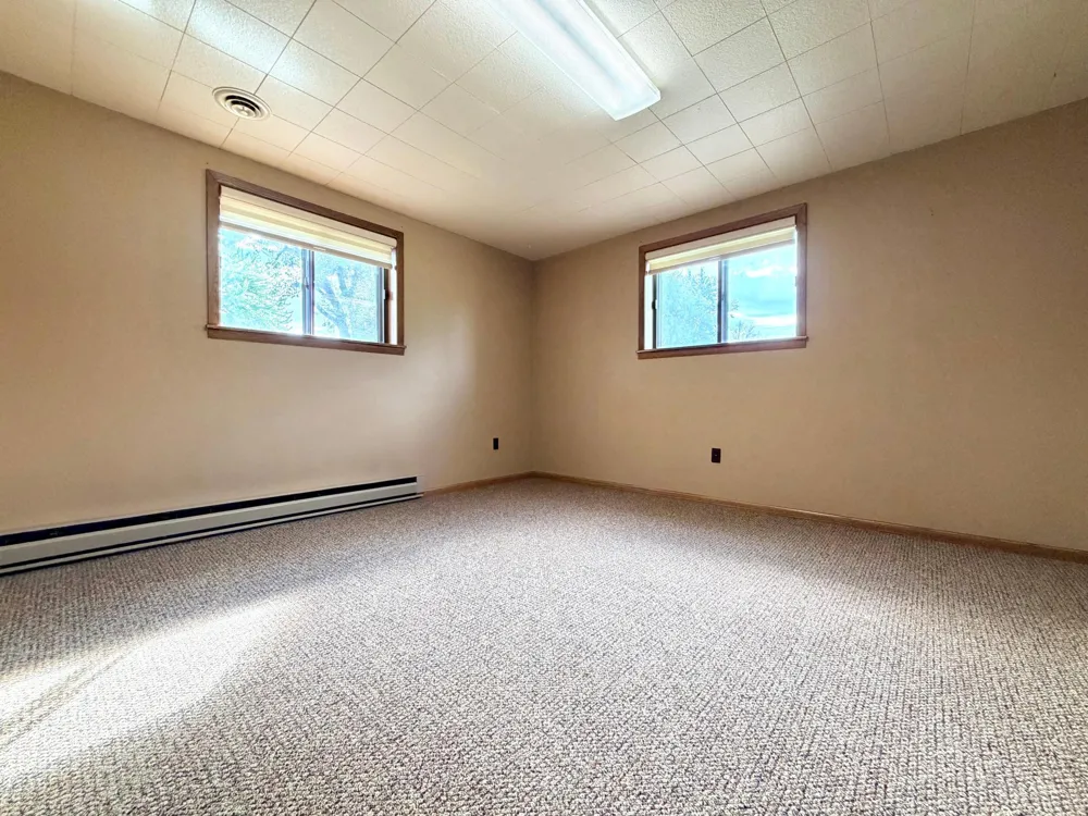 1604 Birchwood Place Worthington, MN 56187