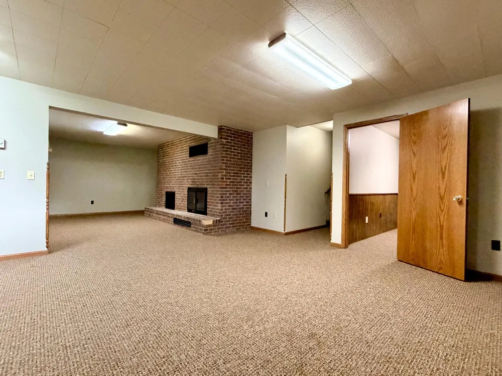 1604 Birchwood Place Worthington, MN 56187