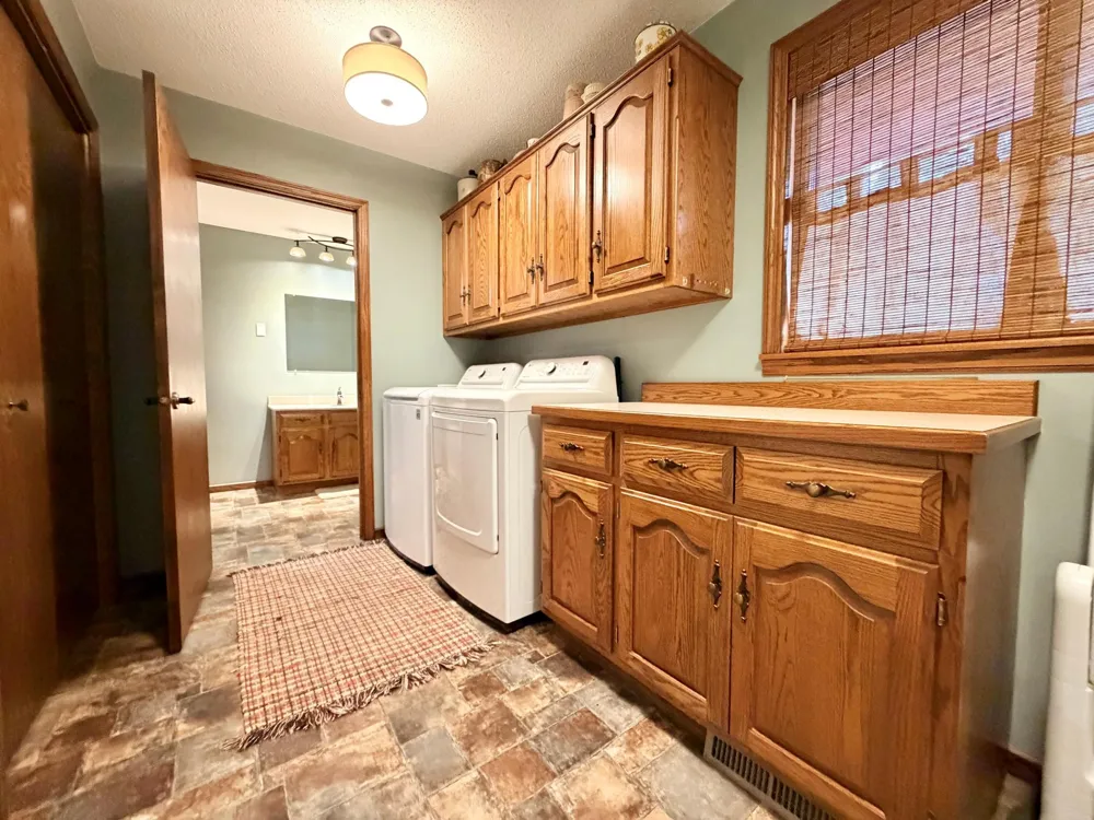 1604 Birchwood Place Worthington, MN 56187