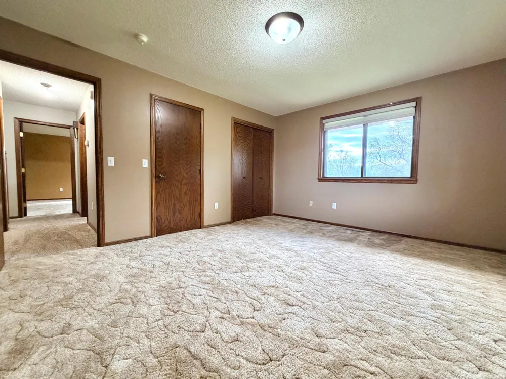 1604 Birchwood Place Worthington, MN 56187