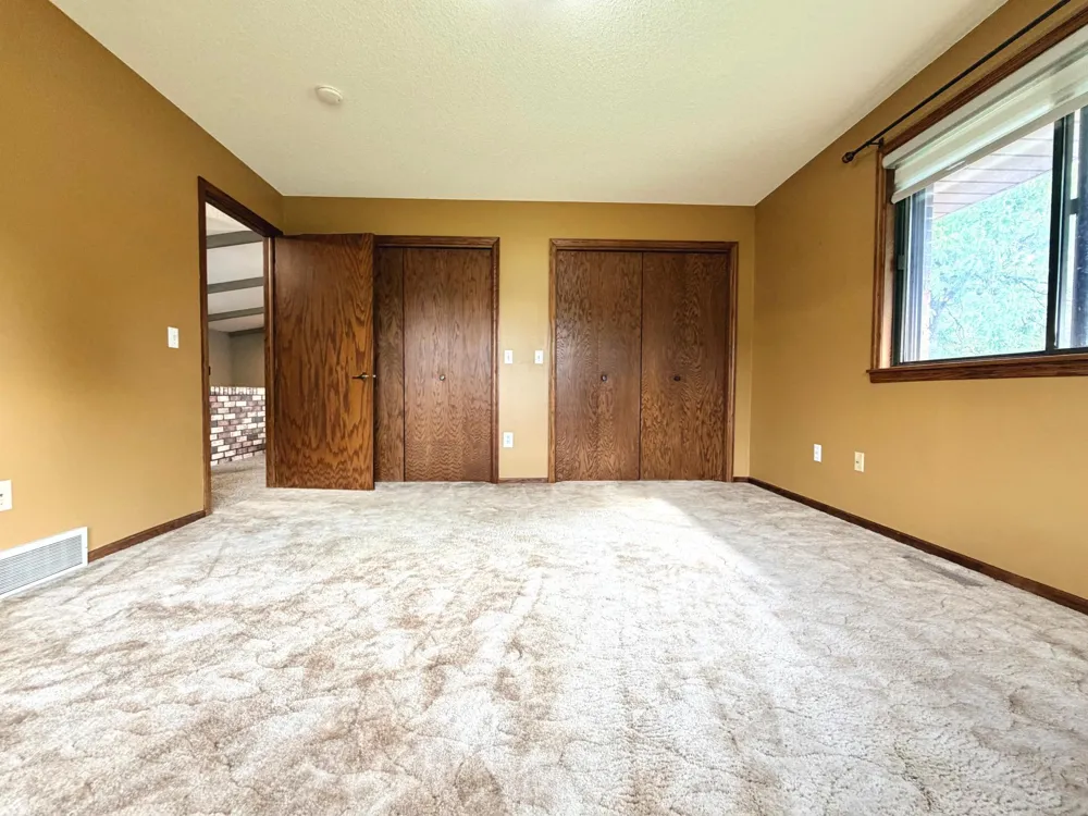 1604 Birchwood Place Worthington, MN 56187
