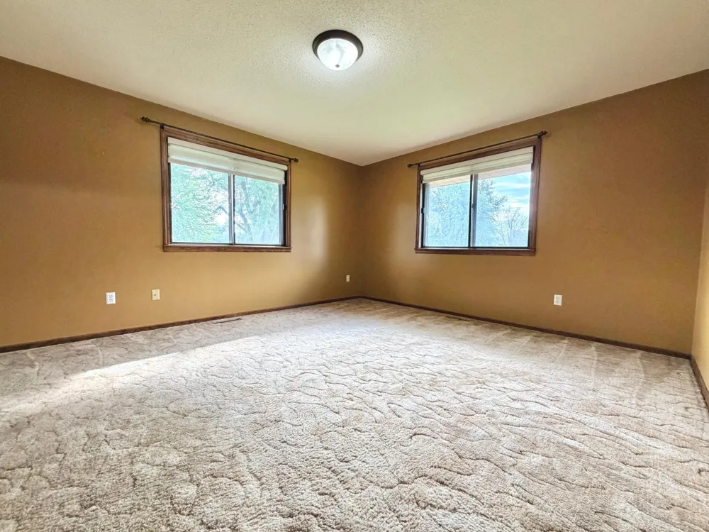 1604 Birchwood Place Worthington, MN 56187