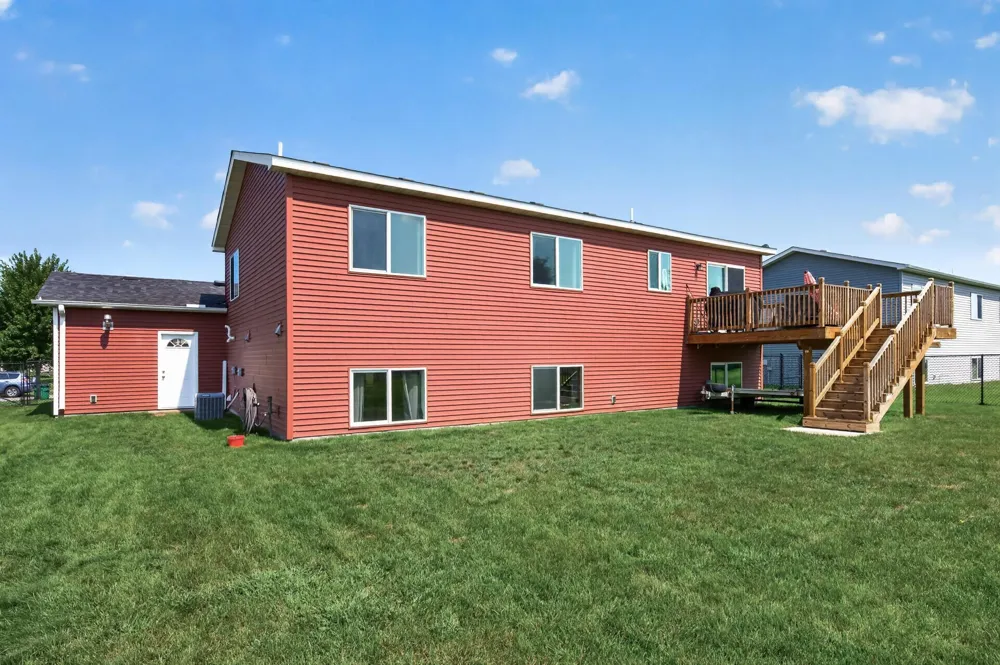 707 Greenwood Street SW Isanti, MN 55040