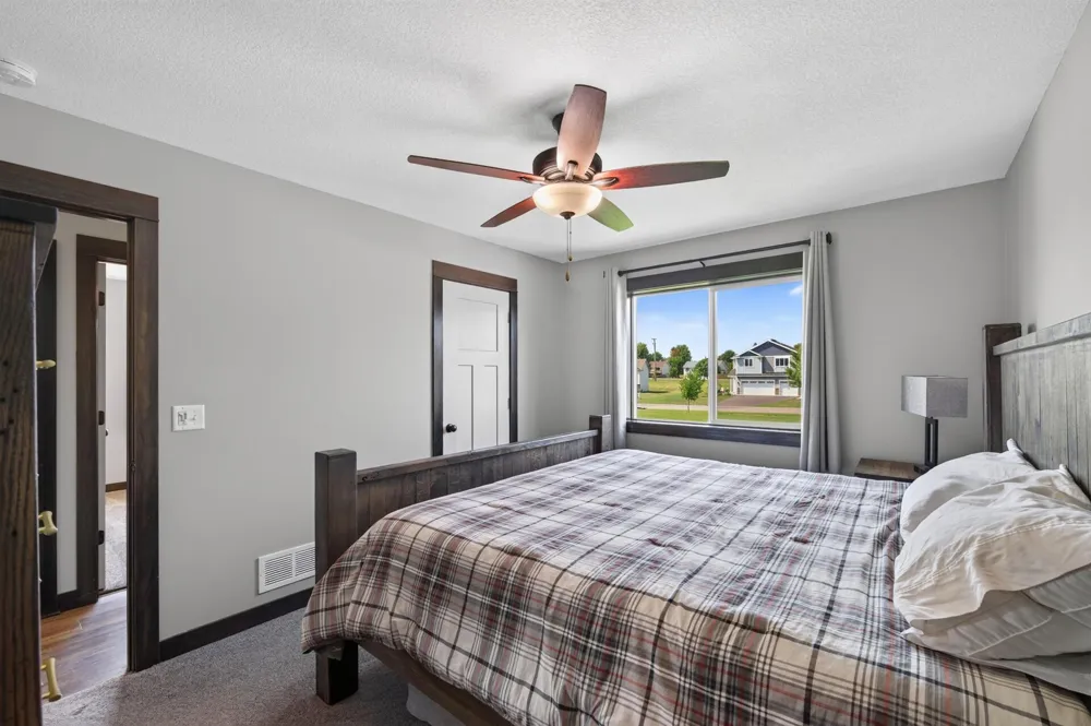 707 Greenwood Street SW Isanti, MN 55040