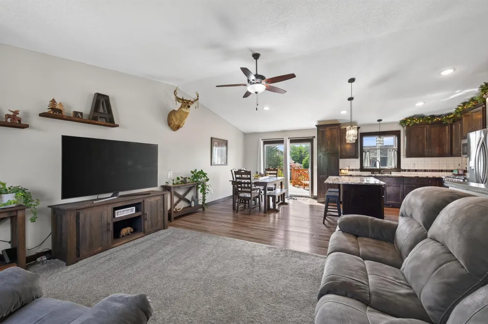 707 Greenwood Street SW Isanti, MN 55040