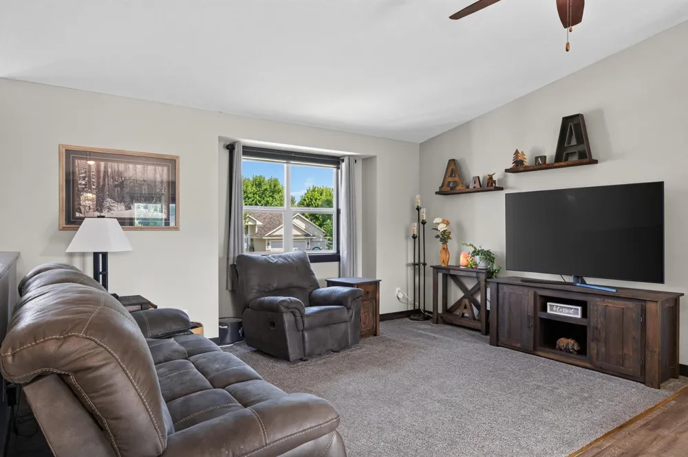 707 Greenwood Street SW Isanti, MN 55040