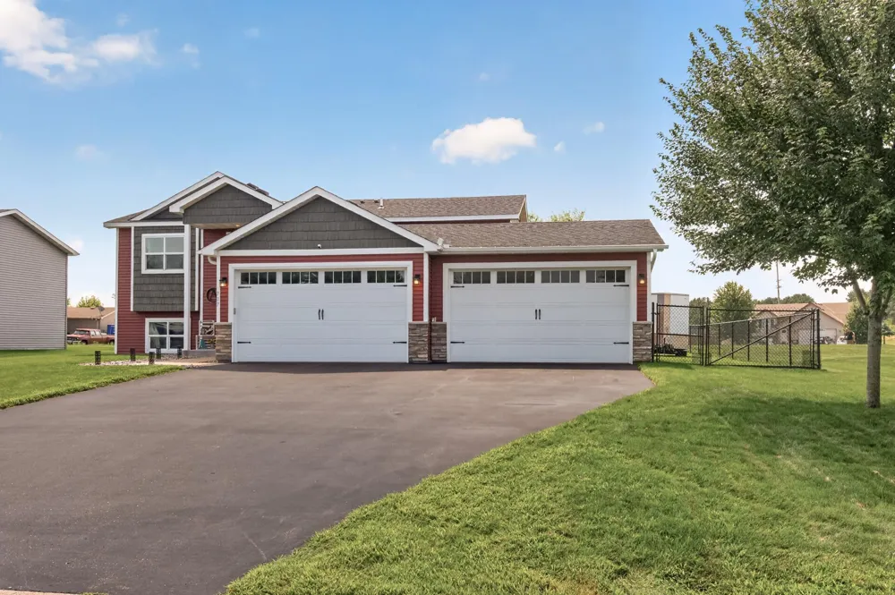 707 Greenwood Street SW Isanti, MN 55040
