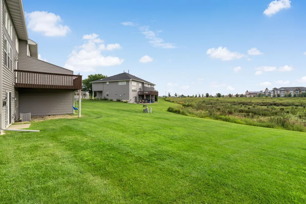 813 Alysheba Road Shakopee, MN 55379