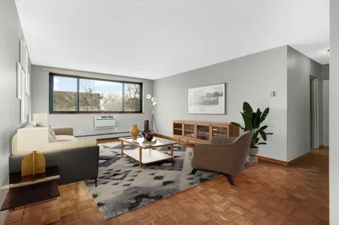 1912 Dupont Avenue S #405