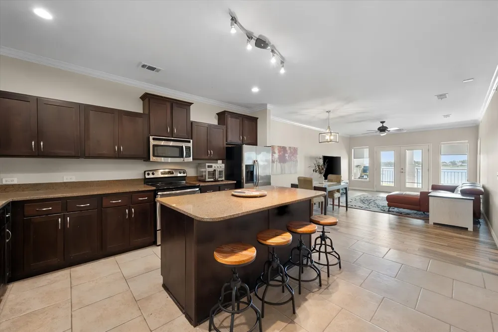 9900 Northshore Boulevard #3304 Corsicana, TX 75109