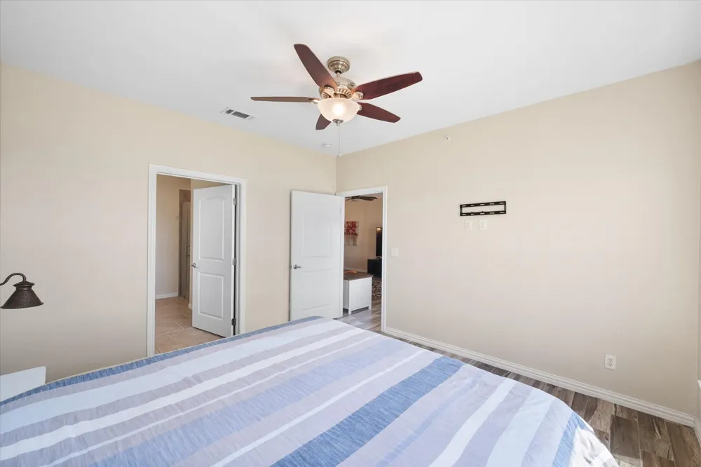 9900 Northshore Boulevard #3304 Corsicana, TX 75109