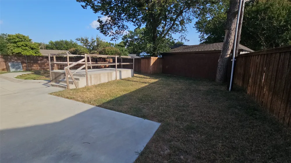 833 James Street Azle, TX 76020