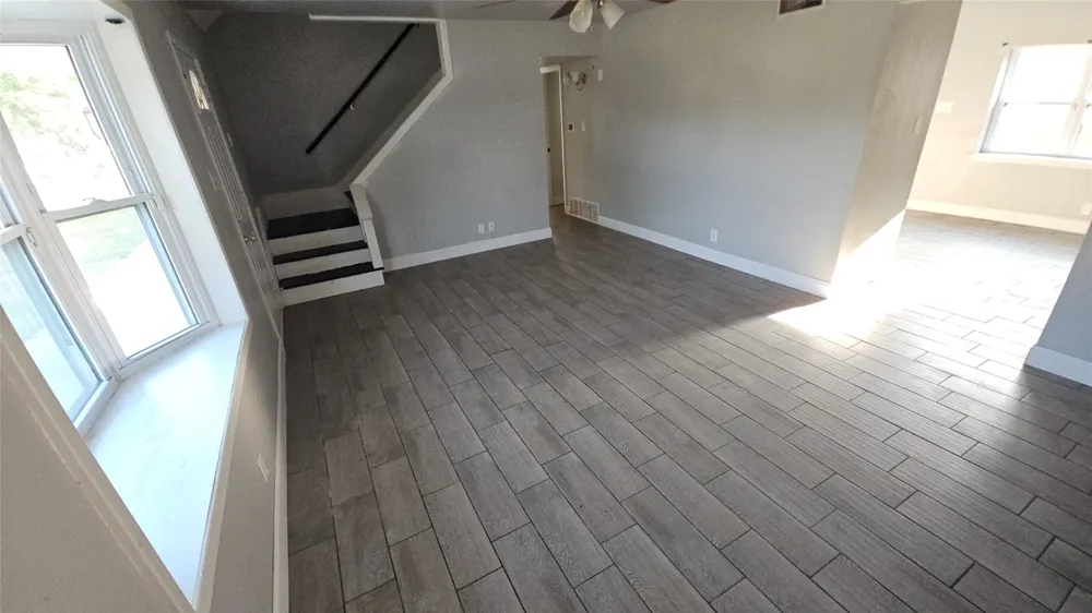 833 James Street Azle, TX 76020