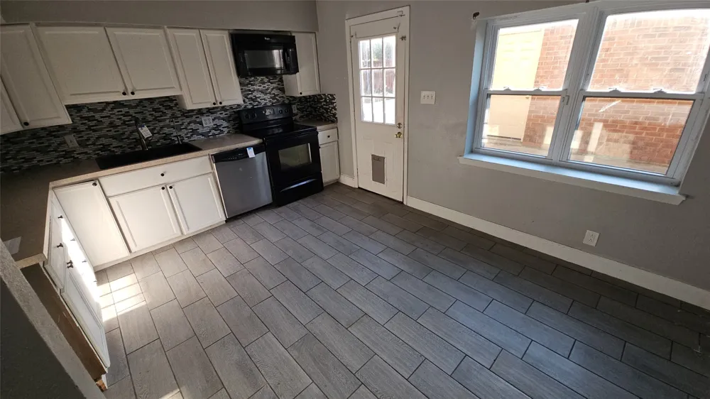 833 James Street Azle, TX 76020