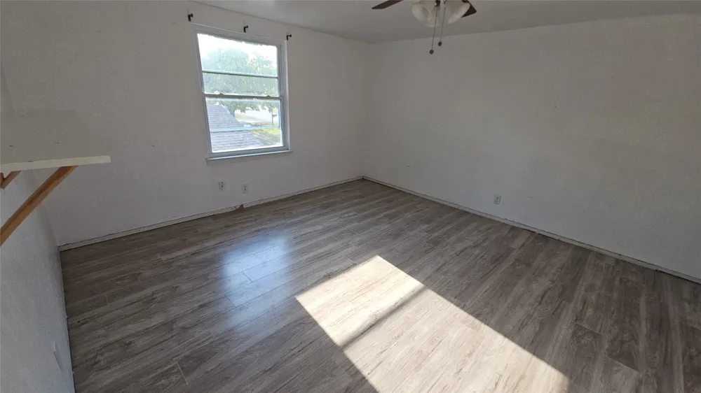 833 James Street Azle, TX 76020