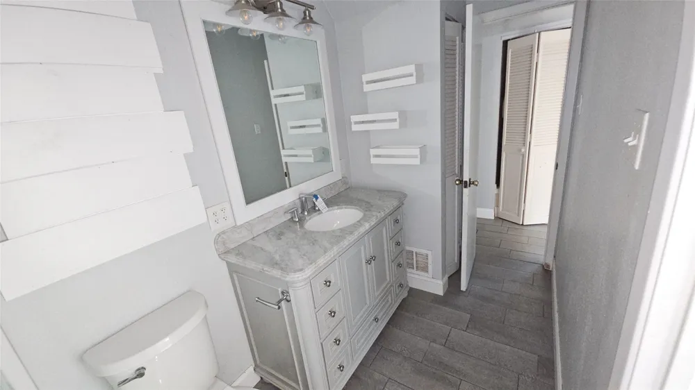 833 James Street Azle, TX 76020