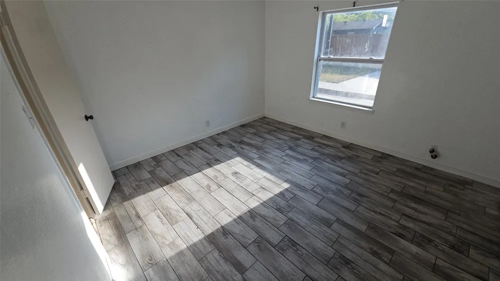 833 James Street Azle, TX 76020