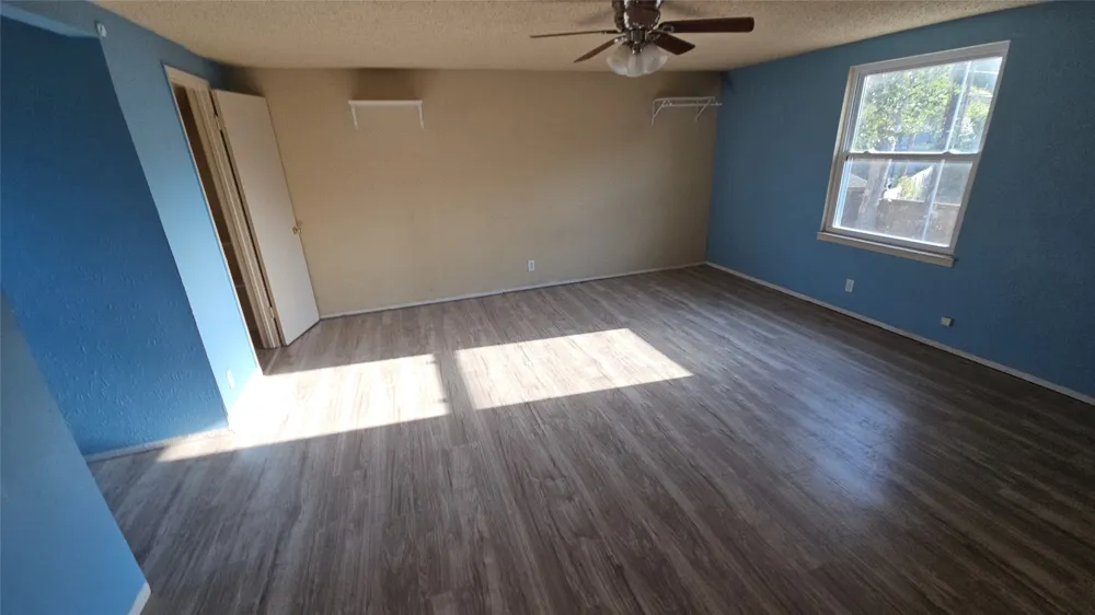 833 James Street Azle, TX 76020