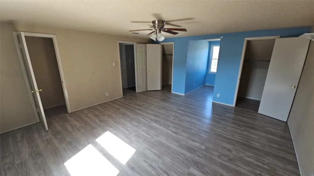 833 James Street Azle, TX 76020